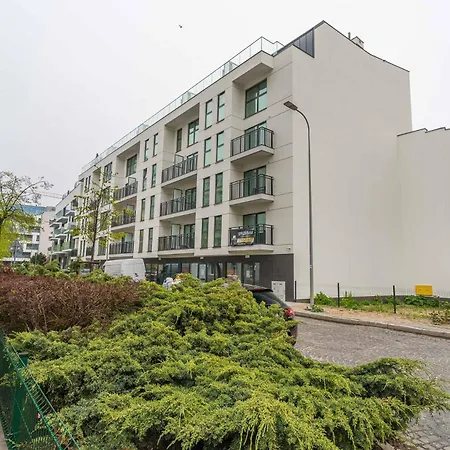 Apartmán Marina With Garden By Bookinghost