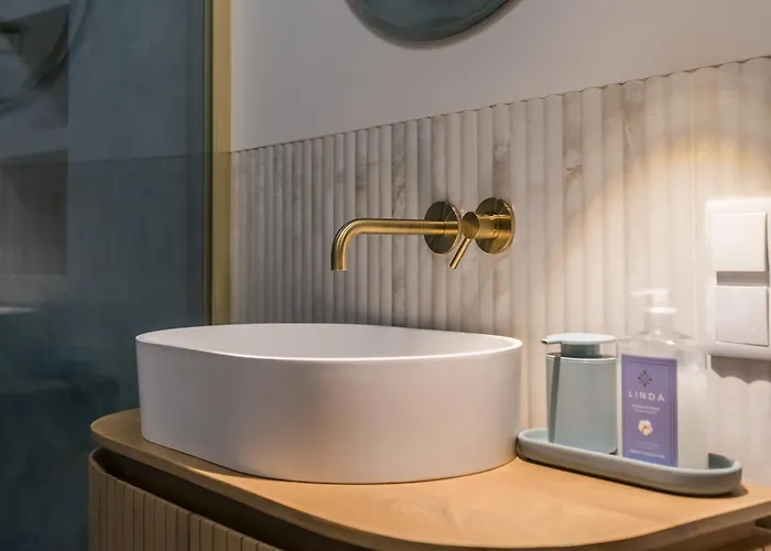 شقة Marina With Garden By Bookinghost *