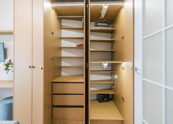 Marina With Garden By Bookinghost *