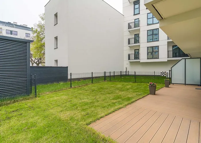 Marina With Garden By Bookinghost شقة